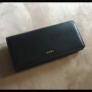 DKNY Chelsea Wallet